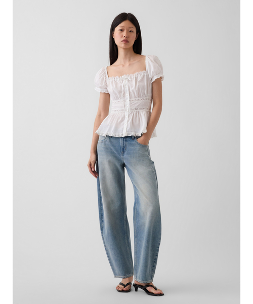 GAP(ギャップ)の「スクエアネック レーストリミング ペプラムトップス(シャツ/ブラウス・レディース・ホワイト・XXS/XS/S/M/L)」の2枚目の写真