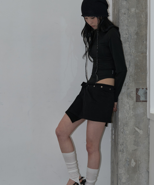 ZIZEMUSEUM（ジゼミュージアム）の「LAYERED SNAP WRAP SKIRT (BLACK)（スカート・レディース・その他・OS）」の5枚目の写真