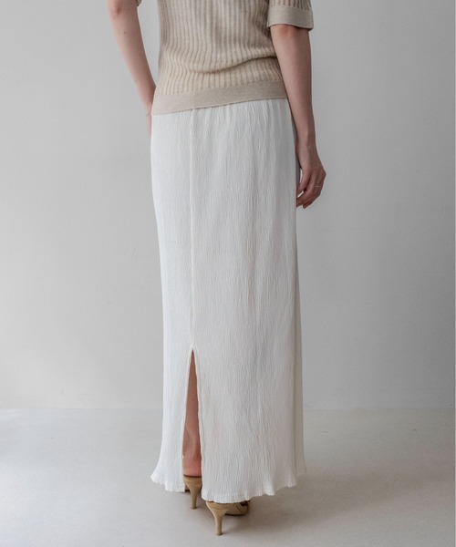 on:nue(オンニュ)の「【on:nue】ワッシャープリーツタイトナロースカート /26-27 AW COLLECTION(スカート・レディース・ホワイト/ブラック・FREE)」の4枚目の写真
