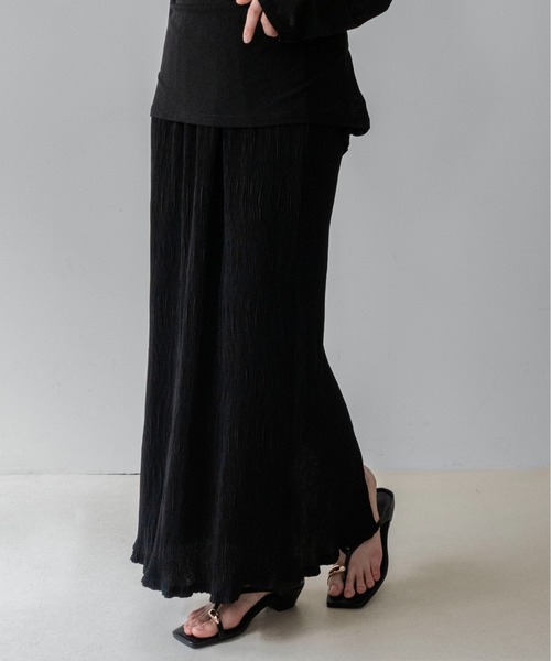 on:nue(オンニュ)の「【on:nue】ワッシャープリーツタイトナロースカート /26-27 AW COLLECTION(スカート・レディース・ホワイト/ブラック・FREE)」の14枚目の写真