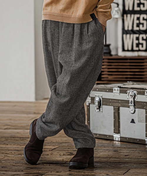 CAMBIO(カンビオ)の「mp15329- Herringbone Balloon Two Tuck Pants ヘリンボーンバルーン2タックパンツ(CAM26AW-009)(その他パンツ・メンズ・ブラック系その他/ブラウン系その他/ベージュ系その他・S/M/L)」の1枚目の写真