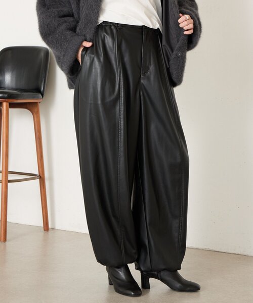 BEARDSLEY(ビアズリー)の「《ZOZO先行予約開始》フェイクレザーバレルパンツ(その他パンツ・レディース・ブラック・1/0)」の17枚目の写真