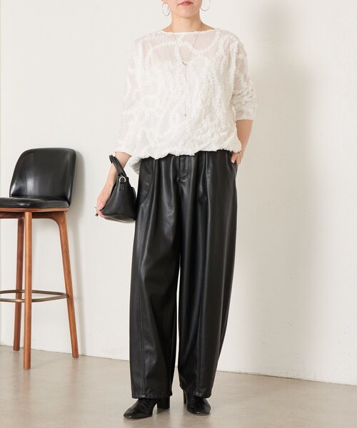 BEARDSLEY(ビアズリー)の「《ZOZO先行予約開始》フェイクレザーバレルパンツ(その他パンツ・レディース・ブラック・1/0)」の15枚目の写真