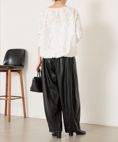 BEARDSLEY(ビアズリー)の「《ZOZO先行予約開始》フェイクレザーバレルパンツ(その他パンツ・レディース・ブラック・1/0)」の13枚目の写真