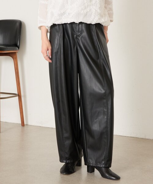 BEARDSLEY(ビアズリー)の「《ZOZO先行予約開始》フェイクレザーバレルパンツ(その他パンツ・レディース・ブラック・1/0)」の11枚目の写真
