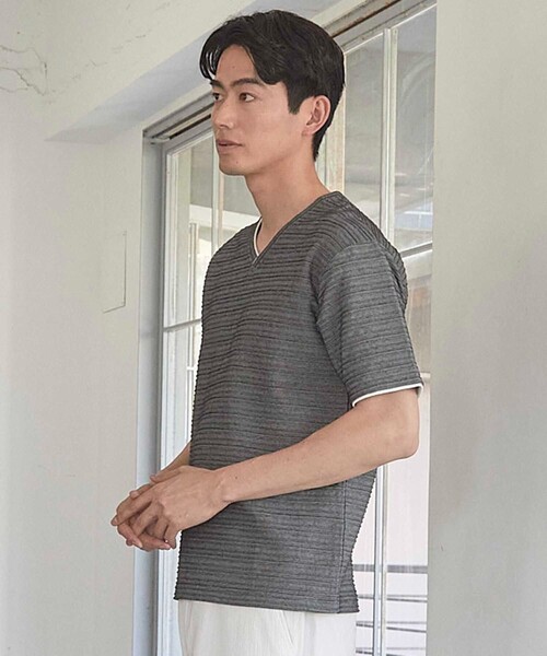 UNION STATION(ユニオンステーション)の「タックジャガードVネックTシャツ(Tシャツ/カットソー・メンズ・ブラック系その他・S)」の3枚目の写真