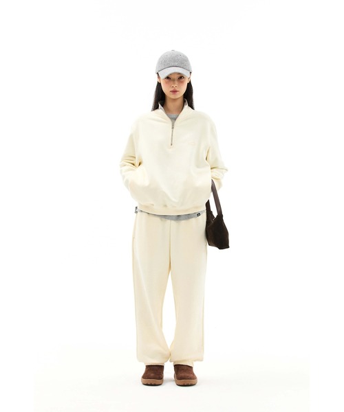 EMIS(イミス)の「MONO LOGO HALF-ZIP SWEATSHIRT(スウェット・レディース・クリーム/ネイビー/ブラック・MEDIUM/SMALL/LARGE)」の21枚目の写真