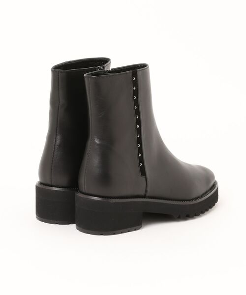 LANVIN collection(ランバン コレクション)の「スタッズショートブーツ(ブーツ・レディース・ブラック・22.5cm/23.0cm/23.5cm/24.5cm/24.0cm)」の2枚目の写真
