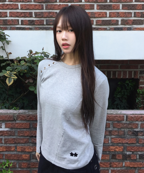 FUZZY SCAN(ファジスキャン)の「切替えアイレットロングスリーブ 全3色(Tシャツ/カットソー・レディース・ライトグレー/ブラック/アイボリー・ONE SIZE)」の8枚目の写真