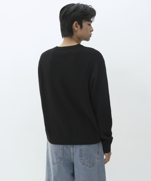 MUSINSA STANDARD（ムシンサスタンダード）の「[ビクトリアウール] ミニマルリブクロップニット[ブラック]（ニット/セーター・メンズ・その他・MEDIUM/LARGE/X-LARGE/2XL）」の4枚目の写真