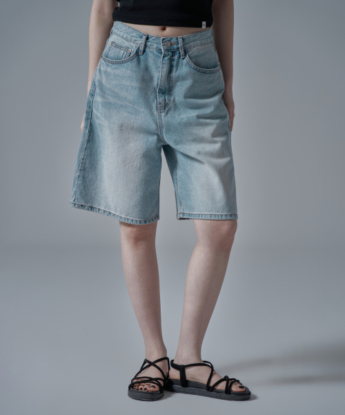 WAARFORWOMAN(ワール・フォー・ウーマン)の「W1136 デニムショートパンツ_ライトブルー(その他パンツ・レディース・その他・SMALL)」の1枚目の写真