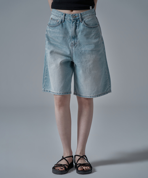 WAARFORWOMAN(ワール・フォー・ウーマン)の「W1136 デニムショートパンツ_ライトブルー(その他パンツ・レディース・その他・SMALL)」の2枚目の写真