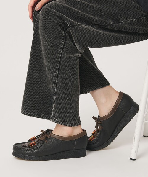 CLARKS ORIGINALS ワラビー　ブラック　箱付き　シューレース付き Clarks Originals＞レザー エンブロイダリー ワラビーブーツ（ブーツ
