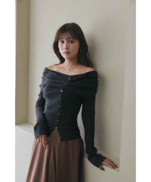 Her lip to（ハーリップトゥー）の「Asymmetrical Tucked Knit Top（Tシャツ/カットソー・レディース・グレー/ブラウン・S/M）」の7枚目の写真