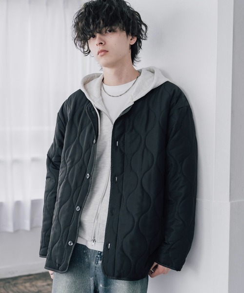 Rocky Monroe(ロッキーモンロー)の「オーバーサイズ M-65中綿キルティングライナーノーカラージャケット(ブルゾン・メンズ・ベージュ/ブラック/オフホワイト/カーキ・XL/L/M)」の1枚目の写真