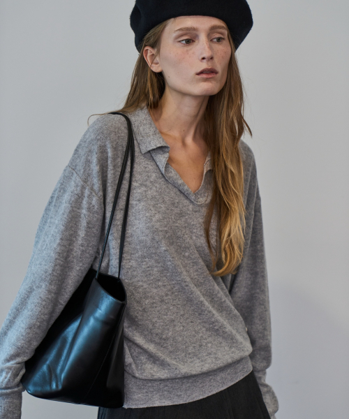 GRIDAJ(クリダジェイ)の「Lucent Leather Everyday Shoulder Bag _ black(ショルダーバッグ・レディース・ブラック・FREE)」の2枚目の写真