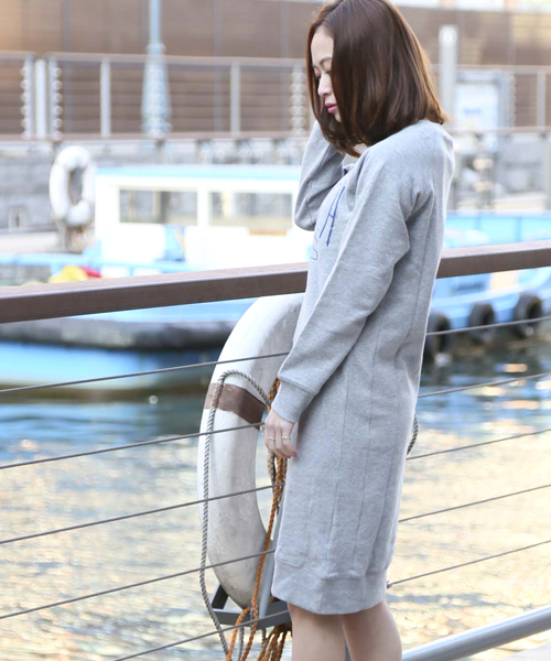 Denime（ドゥニーム）の「スウェットマキシワンピ-BEACH-（ワンピース・レディース・杢グレー/ネイビー/オートミール・FREE）」の18枚目の写真