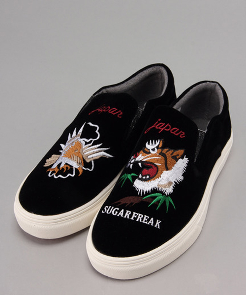 E hyphen world gallery(イーハイフンワールドギャラリー)の「Suger Freak 別注スリッポン(スリッポン・レディース・ブラック/ネイビー・M/S/L)」の1枚目の写真