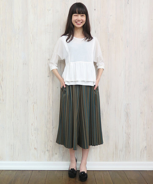Ne-net（ネネット）の「S たてしまプリーツ（その他パンツ・レディース・グリーン/ブルー/ベージュ・02）」の4枚目の写真