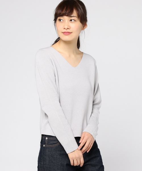 TRUDEA（トルディア）の「ベーシックＶネックニットプルオーバー（ニット/セーター・レディース・ホワイト/ライトグレー/ピンク/カーキ/イエロー・MEDIUM/LARGE）」の3枚目の写真