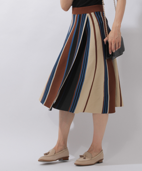 laboratory work（ラボラトリーワーク）の「マルチストライプニットフレアスカート（スカート・レディース・ピンク/ブルー・MEDIUM）」の2枚目の写真