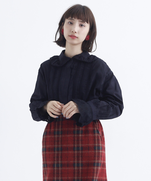 MERLOT（メルロー）の「ビッグフリル襟ブラウス3008（シャツ/ブラウス・レディース・オフホワイト/ブラック・FREE）」の2枚目の写真