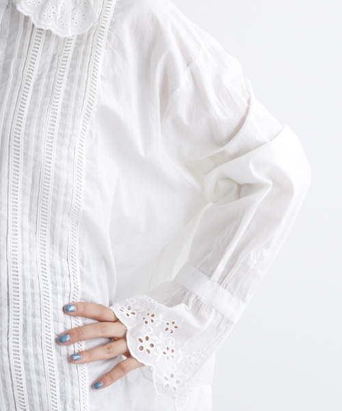 MERLOT（メルロー）の「ビッグフリル襟ブラウス3008（シャツ/ブラウス・レディース・オフホワイト/ブラック・FREE）」の13枚目の写真