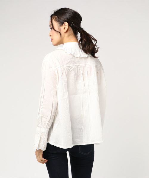 MERLOT（メルロー）の「ビッグフリル襟ブラウス3008（シャツ/ブラウス・レディース・オフホワイト/ブラック・FREE）」の16枚目の写真