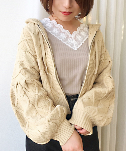 apres jour（アプレジュール）の「ケーブルニットZIPパーカー【ZOZOTOWN限定アイテム】（ニット/セーター・レディース・ベージュ/クリーム/ライトカーキ/ラベンダー・フリー）」の2枚目の写真