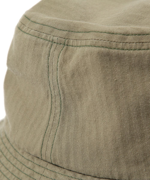 fennica(フェニカ)の「cableami × fennica / 別注 ヘリンボーン バケットハット <MEN>(ハット・メンズ・ブラック/オリーブ/ナチュラル・59(L))」の9枚目の写真