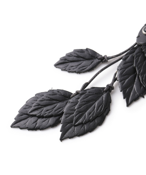 THE Dallas（ザ・ダラス）の「【THE Dallas(ザ ダラス)】レザーリーフイヤリング NO.51（イヤリング・レディース・ホワイト/ブラック/ナチュラル/グリーン/レッド・FREE）」の21枚目の写真