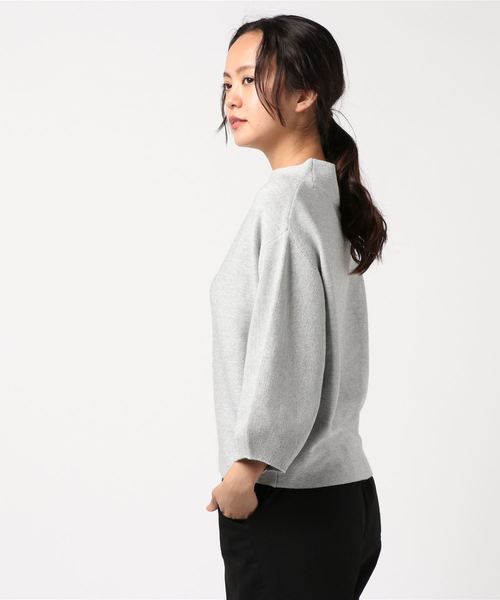 TRUDEA(トルディア)の「ガーター編み ラメ入りバルーンスリーブ ボートネックニットプルオーバー(ニット/セーター・レディース・ライトグレー/ブラック/モカ・MEDIUM/LARGE)」の4枚目の写真