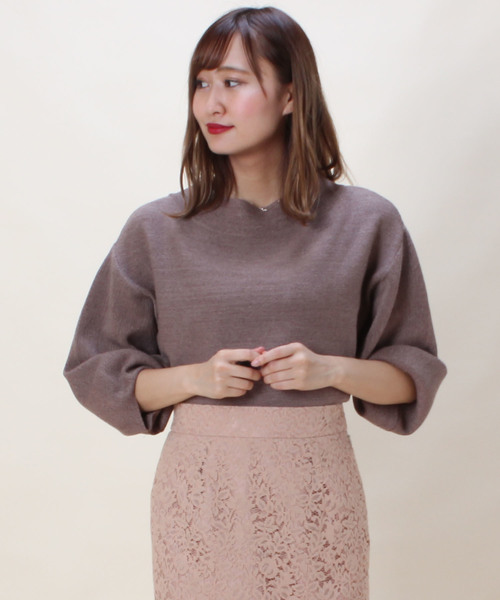 TRUDEA(トルディア)の「ガーター編み ラメ入りバルーンスリーブ ボートネックニットプルオーバー(ニット/セーター・レディース・ライトグレー/ブラック/モカ・MEDIUM/LARGE)」の1枚目の写真