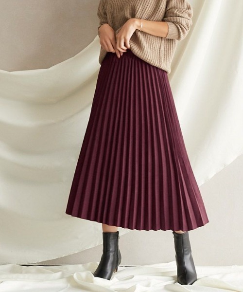 Pierrot（ピエロ）の「スエードタッチプリーツスカート（スカート・レディース・ブラウン/インディゴブルー/アイボリー/モカ/イエロー系その他/バーガンディー/ベージュ系その他/ピンク系その他/グレイッシュベージュ/アクア/ライトグレー/グリーン系その他/オレンジ/キャメル/ブルー/ベージュ系その他2/ベージュ系その他3/チャコール・M/L）」の17枚目の写真