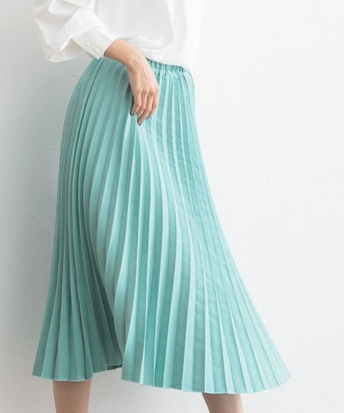 Pierrot（ピエロ）の「スエードタッチプリーツスカート（スカート・レディース・ブラウン/インディゴブルー/アイボリー/モカ/イエロー系その他/バーガンディー/ベージュ系その他/ピンク系その他/グレイッシュベージュ/アクア/ライトグレー/グリーン系その他/オレンジ/キャメル/ブルー/ベージュ系その他2/ベージュ系その他3/チャコール・M/L）」の13枚目の写真