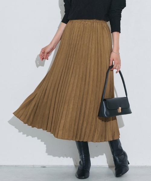 Pierrot（ピエロ）の「スエードタッチプリーツスカート（スカート・レディース・ブラウン/インディゴブルー/アイボリー/モカ/イエロー系その他/バーガンディー/ベージュ系その他/ピンク系その他/グレイッシュベージュ/アクア/ライトグレー/グリーン系その他/オレンジ/キャメル/ブルー/ベージュ系その他2/ベージュ系その他3/チャコール・M/L）」の9枚目の写真