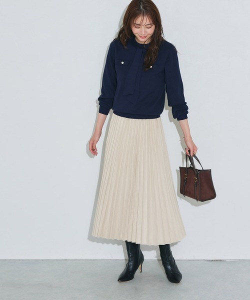 Pierrot（ピエロ）の「スエードタッチプリーツスカート（スカート・レディース・ブラウン/インディゴブルー/アイボリー/モカ/イエロー系その他/バーガンディー/ベージュ系その他/ピンク系その他/グレイッシュベージュ/アクア/ライトグレー/グリーン系その他/オレンジ/キャメル/ブルー/ベージュ系その他2/ベージュ系その他3/チャコール・M/L）」の20枚目の写真