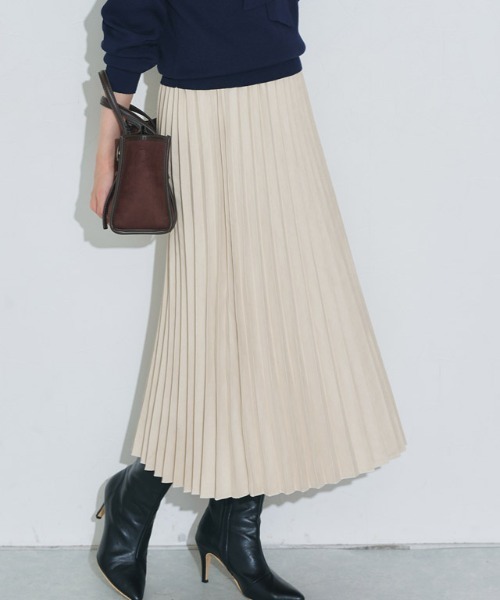 Pierrot（ピエロ）の「スエードタッチプリーツスカート（スカート・レディース・ブラウン/インディゴブルー/アイボリー/モカ/イエロー系その他/バーガンディー/ベージュ系その他/ピンク系その他/グレイッシュベージュ/アクア/ライトグレー/グリーン系その他/オレンジ/キャメル/ブルー/ベージュ系その他2/ベージュ系その他3/チャコール・M/L）」の21枚目の写真