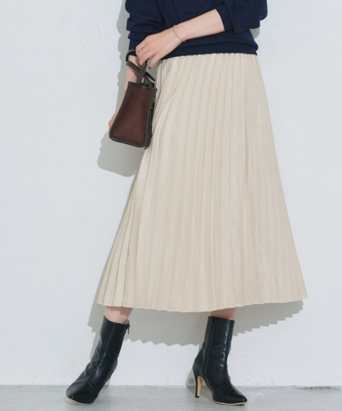 Pierrot（ピエロ）の「スエードタッチプリーツスカート（スカート・レディース・ブラウン/インディゴブルー/アイボリー/モカ/イエロー系その他/バーガンディー/ベージュ系その他/ピンク系その他/グレイッシュベージュ/アクア/ライトグレー/グリーン系その他/オレンジ/キャメル/ブルー/ベージュ系その他2/ベージュ系その他3/チャコール・M/L）」の22枚目の写真
