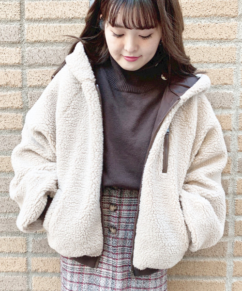 archives（アルシーヴ）の「リバーシブルボアブルゾン（ブルゾン・レディース・オフホワイト/ブラウン/モカ・MEDIUM）」の3枚目の写真