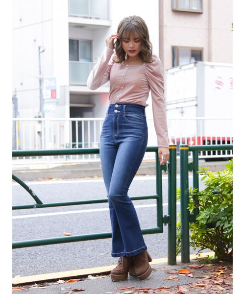 dazzlin(ダズリン)の「DENIMブーツカットパンツ(デニムパンツ・レディース・インディゴブルー/ブルー・24inch/25inch)」の4枚目の写真