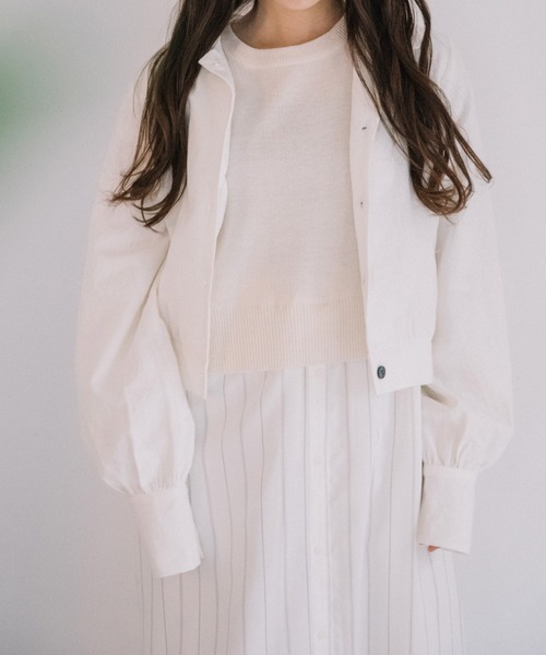 Mysa&Liina(ミーサリーナ)の「コンパクトギャザーシャツジャケット(シャツ/ブラウス・レディース・ベージュ/オフホワイト/ブルー・M)」の9枚目の写真