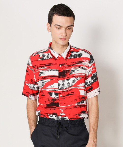 HUGO(ヒューゴ)の「リラックスフィット ショートスリーブ シャツ(シャツ/ブラウス・メンズ・レッド・S/XS/L/M/XL)」の2枚目の写真