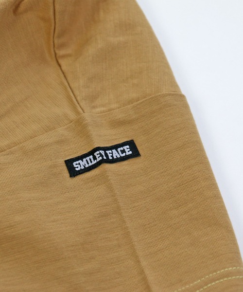 SMILEY FACE(スマイリーフェイス)の「SMILEY FACE/スマイリーフェイス ビックシルエットTシャツ(Tシャツ/カットソー・キッズ・チャコールグレー/ダークグリーン/オフホワイト/スモークピンク/テラコッタ・90cm/110cm/100cm/120cm/130cm/140cm)」の19枚目の写真