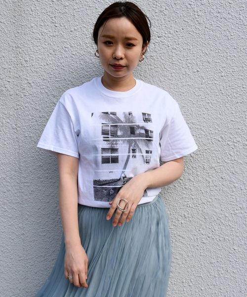 SHIPS（シップス）の「GOODSPEEDフォトTee【GODLIS】（Tシャツ/カットソー・レディース・ダークグレー/ブラック/ホワイト/ライトホワイト・ONE SIZE）」の2枚目の写真