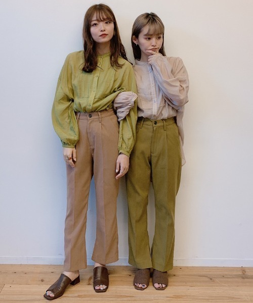 VANNIE U（ヴァニーユー）の「カラーフレアパンツ【Sサイズ展開あり】（その他パンツ・レディース・ベージュ/チョコ/グリーン・FREE/SMALL）」の5枚目の写真