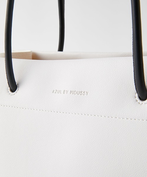 AZUL by moussy(アズールバイマウジー)の「【新色追加】NARROW HANDLE SHOPPER BAG/ナローハンドルショッパーバッグ(ショルダーバッグ・レディース・グレー系その他/ホワイト/ブラック/ベージュ/ブラウン系その他/グリーン系その他2/ベージュ系その他/ブラウン系その他2・FREE)」の17枚目の写真