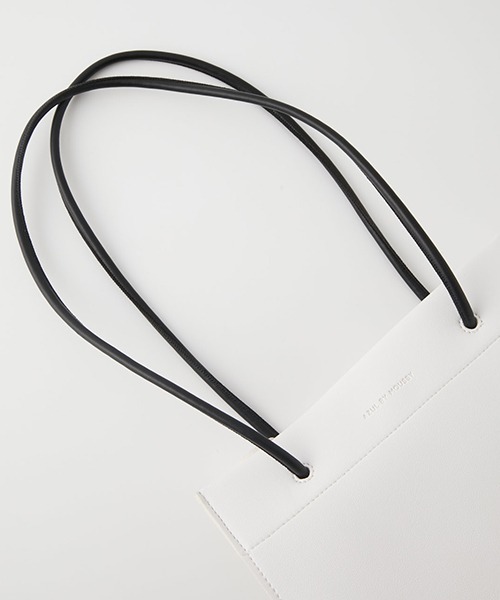 AZUL by moussy(アズールバイマウジー)の「【新色追加】NARROW HANDLE SHOPPER BAG/ナローハンドルショッパーバッグ(ショルダーバッグ・レディース・グレー系その他/ホワイト/ブラック/ベージュ/ブラウン系その他/グリーン系その他2/ベージュ系その他/ブラウン系その他2・FREE)」の16枚目の写真