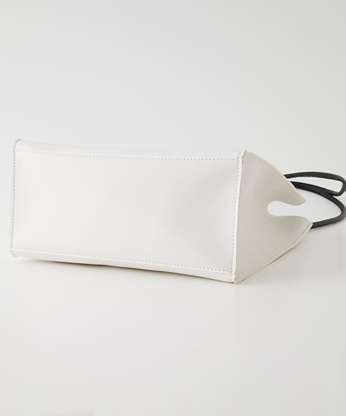 AZUL by moussy(アズールバイマウジー)の「【新色追加】NARROW HANDLE SHOPPER BAG/ナローハンドルショッパーバッグ(ショルダーバッグ・レディース・グレー系その他/ホワイト/ブラック/ベージュ/ブラウン系その他/グリーン系その他2/ベージュ系その他/ブラウン系その他2・FREE)」の15枚目の写真