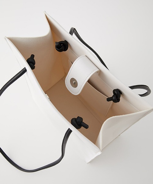 AZUL by moussy(アズールバイマウジー)の「【新色追加】NARROW HANDLE SHOPPER BAG/ナローハンドルショッパーバッグ(ショルダーバッグ・レディース・グレー系その他/ホワイト/ブラック/ベージュ/ブラウン系その他/グリーン系その他2/ベージュ系その他/ブラウン系その他2・FREE)」の14枚目の写真